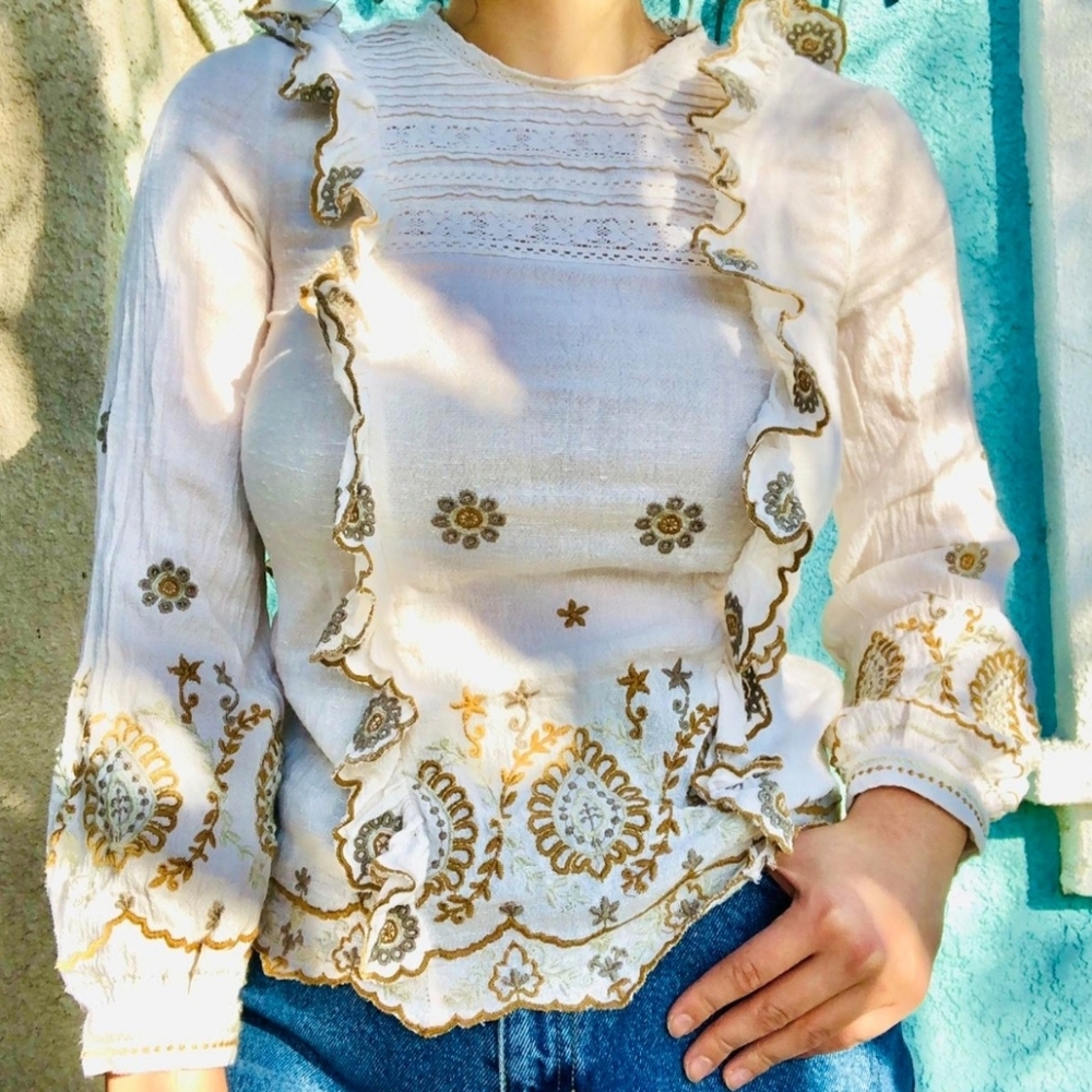 Zara Beige Boho Blouse XS Long Sleeves Ruffled Embroidered Romantic Top